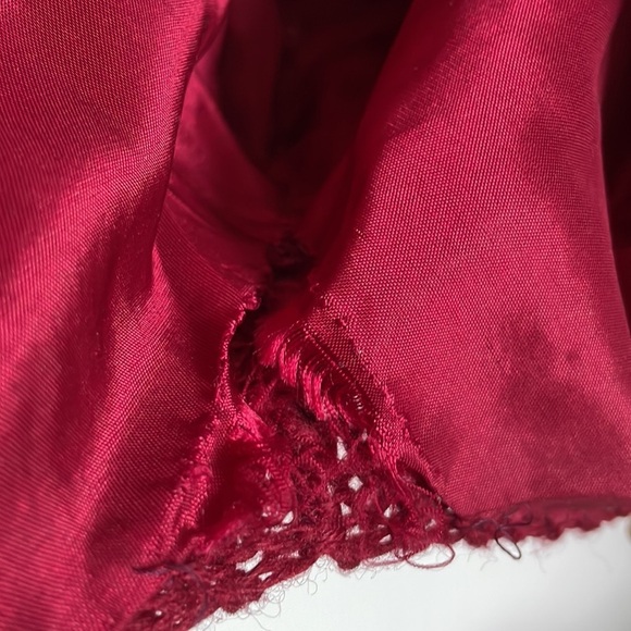 Knitted Handbag With Wooden Handle - Picture 9 of 11